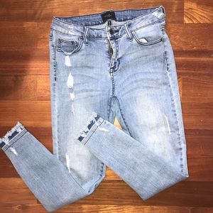 Light Wash Celebrity Pink Cropped Jeans